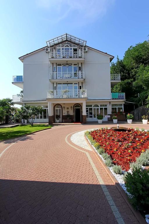 Hotel Stanger Lovran Exterior foto